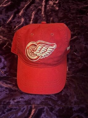 Reebok Red Detroit Red Wings Embroidered Logo Cap